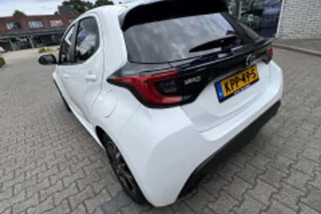 Toyota Yaris (2025) thumbnail 5