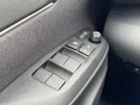 Toyota Yaris Cross (2025) thumbnail 57