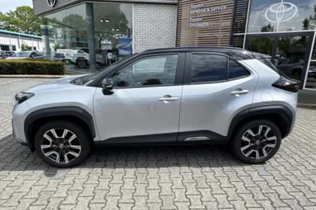 Toyota Yaris Cross (2024) thumbnail 2