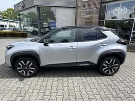 Toyota Yaris Cross (2024) thumbnail 2