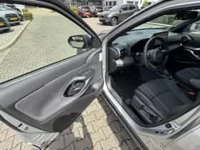 Toyota Yaris Cross (2024) thumbnail 17