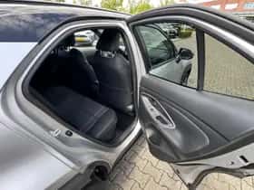 Toyota Yaris Cross (2024) thumbnail 28