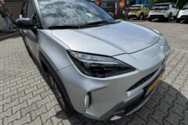 Toyota Yaris Cross (2024) thumbnail 5