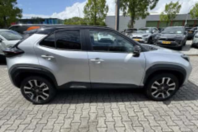 Toyota Yaris Cross (2024) thumbnail 6