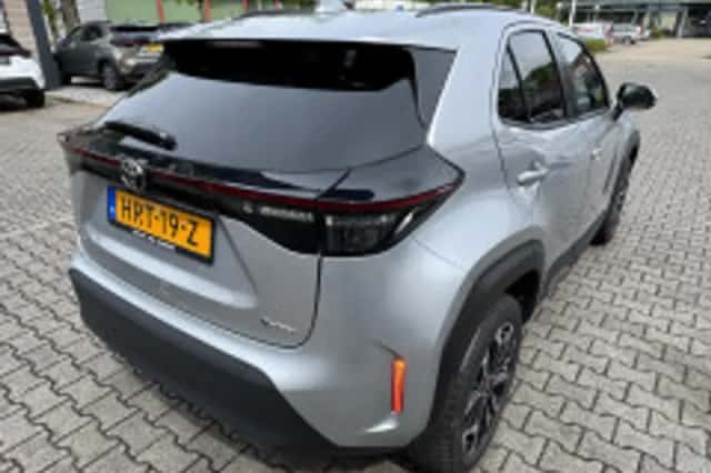 Toyota Yaris Cross (2025) thumbnail 3