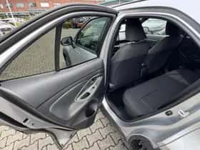 Toyota Yaris Cross (2025) thumbnail 23