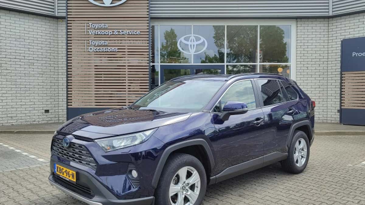 Toyota RAV4 (2021) — foto 1