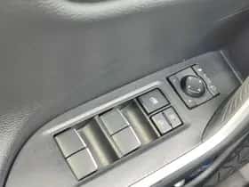 Toyota RAV4 (2021) thumbnail 16
