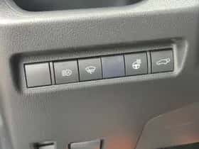 Toyota RAV4 (2021) thumbnail 17