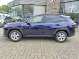 Toyota RAV4 (2021) thumbnail 4