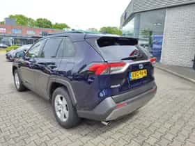Toyota RAV4 (2021) thumbnail 8