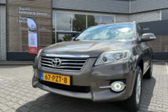 Toyota RAV4 (2011) thumbnail 5