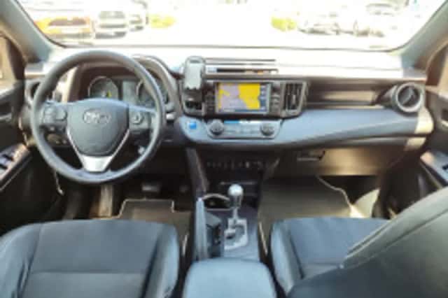 Toyota RAV4 (2018) thumbnail 6