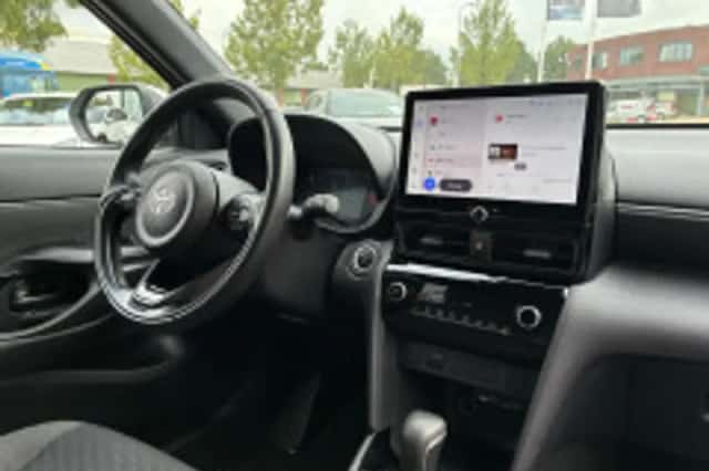 Toyota Yaris Cross (2025) thumbnail 3