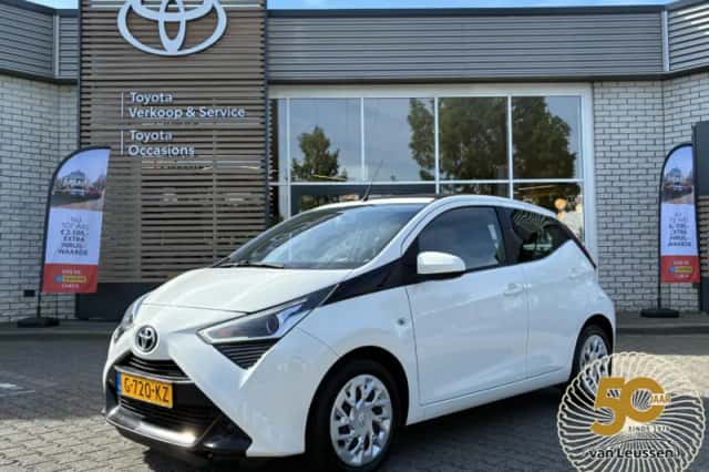 Toyota Aygo (2019) thumbnail 1