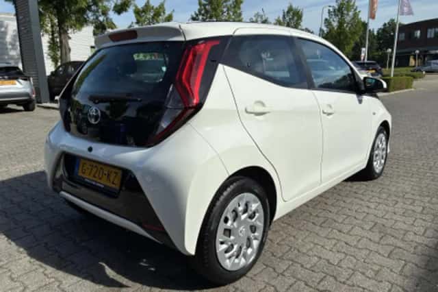 Toyota Aygo (2019) thumbnail 2
