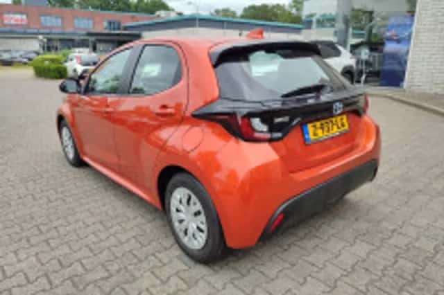 Toyota Yaris (2022) thumbnail 5