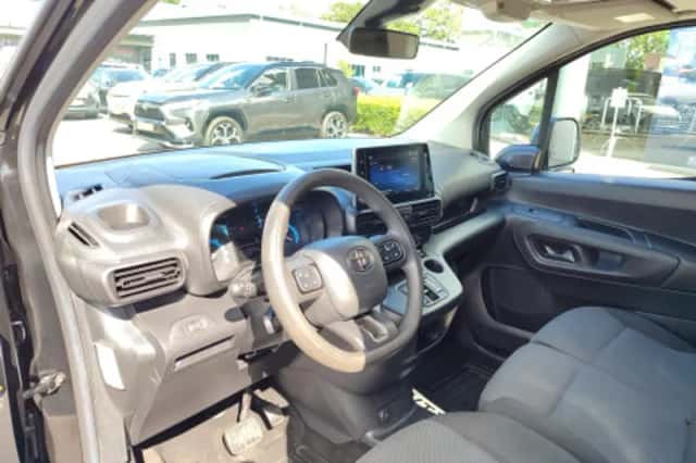 Toyota Proace (2023) thumbnail 2