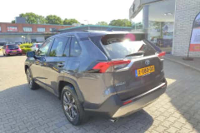 Toyota RAV4 (2023) thumbnail 3