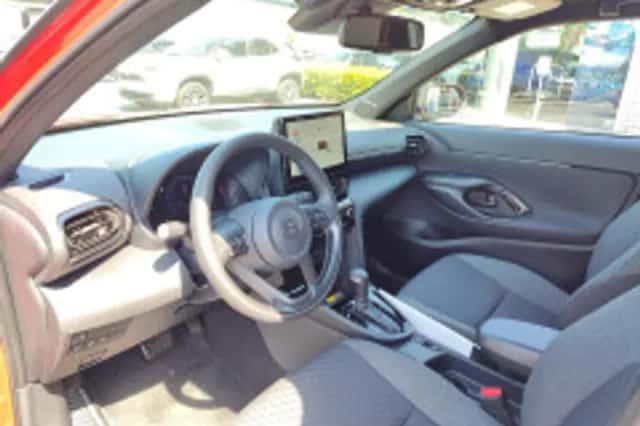 Toyota Yaris Cross (2025) thumbnail 4