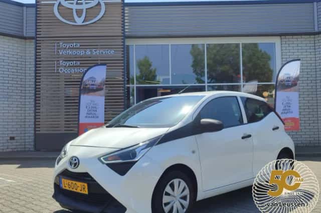 Toyota Aygo (2021) thumbnail 1