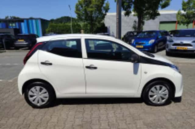 Toyota Aygo (2021) thumbnail 6