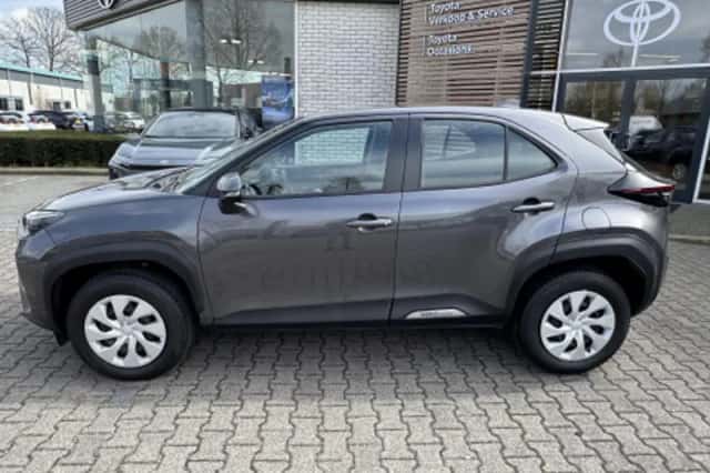 Toyota Yaris Cross (2023) thumbnail 2