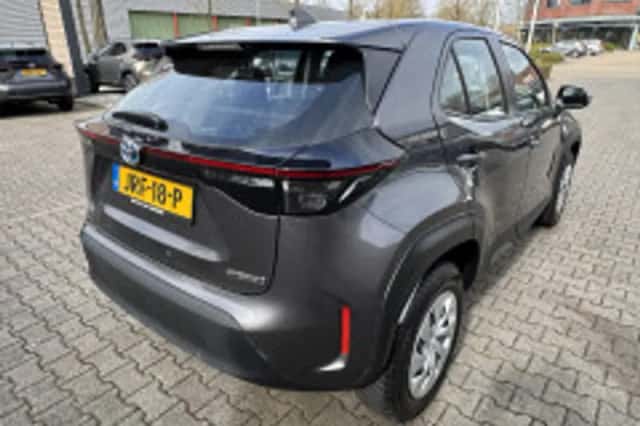 Toyota Yaris Cross (2023) thumbnail 3