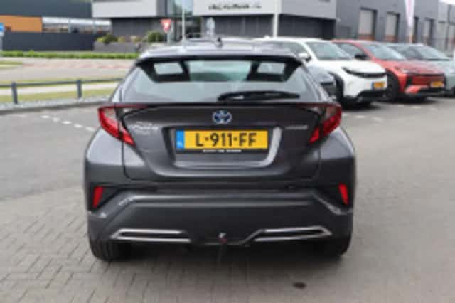 Toyota C hr (2021) thumbnail 4