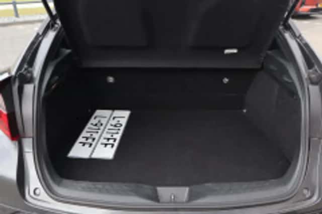Toyota C hr (2021) thumbnail 6
