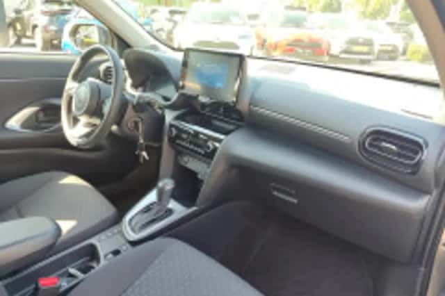 Toyota Yaris Cross (2025) thumbnail 3