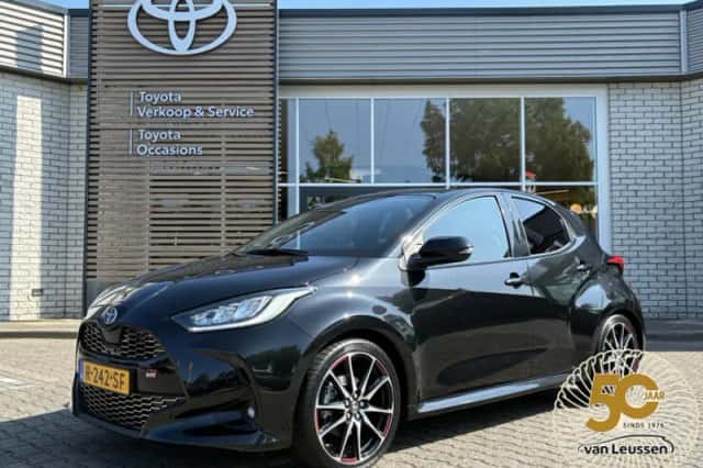 Toyota Yaris (2022) thumbnail 1