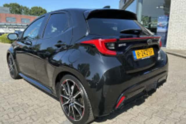 Toyota Yaris (2022) thumbnail 5