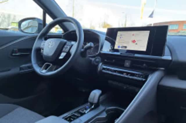 Toyota C hr (2026) thumbnail 3