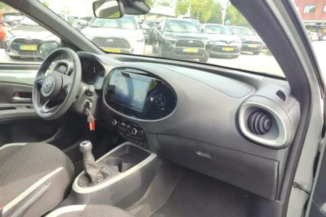 Toyota Aygo X (2024) thumbnail 2