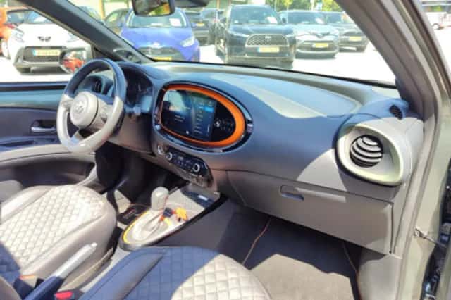 Toyota Aygo (2022) thumbnail 2