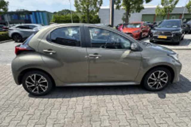 Toyota Yaris (2020) thumbnail 4