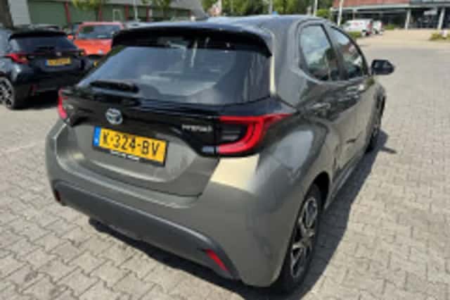 Toyota Yaris (2020) thumbnail 5