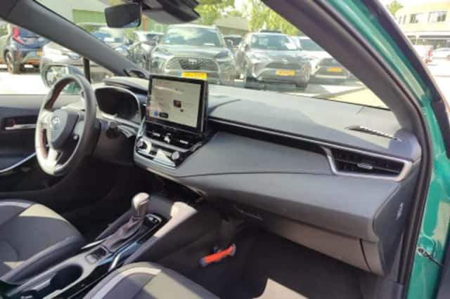 Toyota Corolla (2025) thumbnail 2