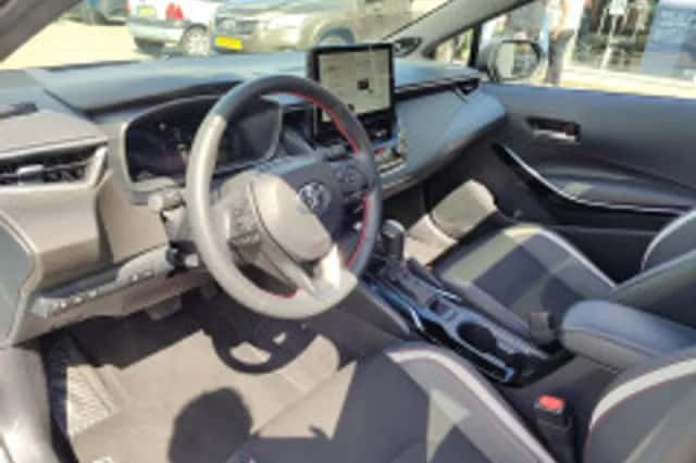 Toyota Corolla (2025) thumbnail 4