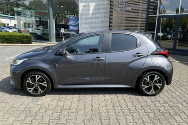 Toyota Yaris (2025) thumbnail 2