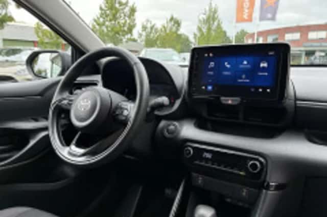Toyota Yaris (2025) thumbnail 3