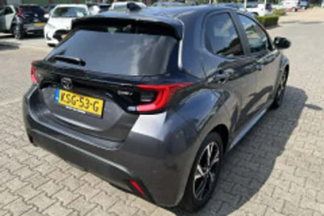 Toyota Yaris (2025) thumbnail 3