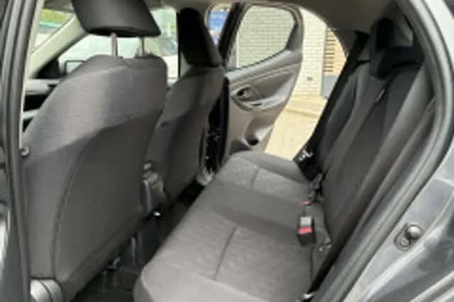 Toyota Yaris (2025) thumbnail 4