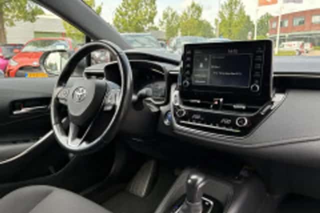 Toyota Corolla (2020) thumbnail 3