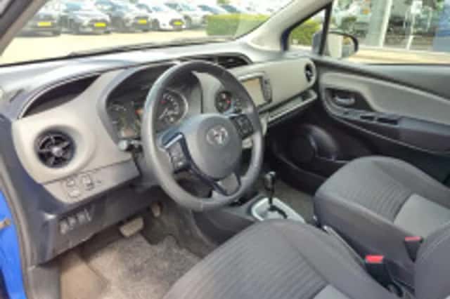 Toyota Yaris (2017) thumbnail 4