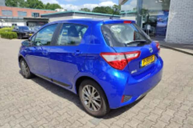 Toyota Yaris (2017) thumbnail 5