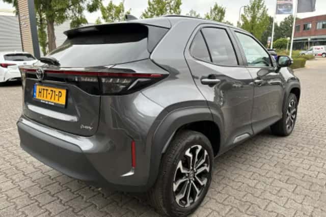 Toyota Yaris Cross (2025) thumbnail 2