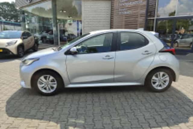 Toyota Yaris (2023) thumbnail 6