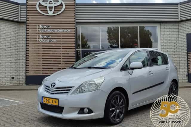 Toyota Verso (2010) thumbnail 1